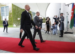 Olaf Scholz welcomes Ilham Aliyev, on April 26,