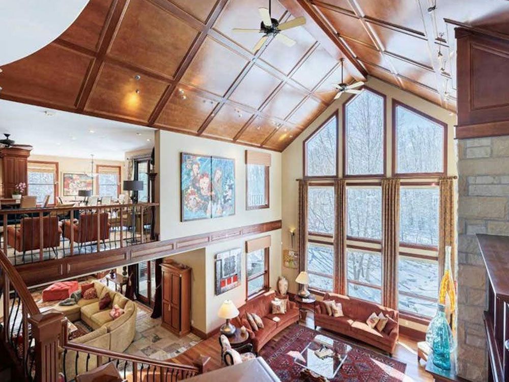 Re/Max says luxury home sales surge signals stronger spring market