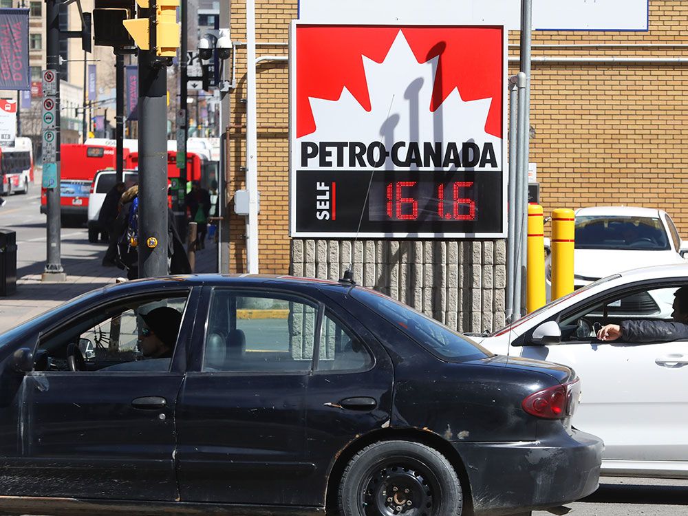 Canada's inflation rate ticks up to 2.9% on higher gas prices