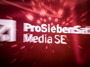 07 March 2019, Bavaria, Unterf?hring: The logo of ProSiebenSat.1 Media SE can be seen on a screen at the Bilanz-Pk 2019. Photo: Sina Schuldt/dpa