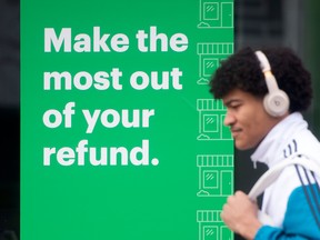 Close to half of Canadian taxpayers say they don't feel confident in how to claim tax credits and benefits to get the biggest refund possible.