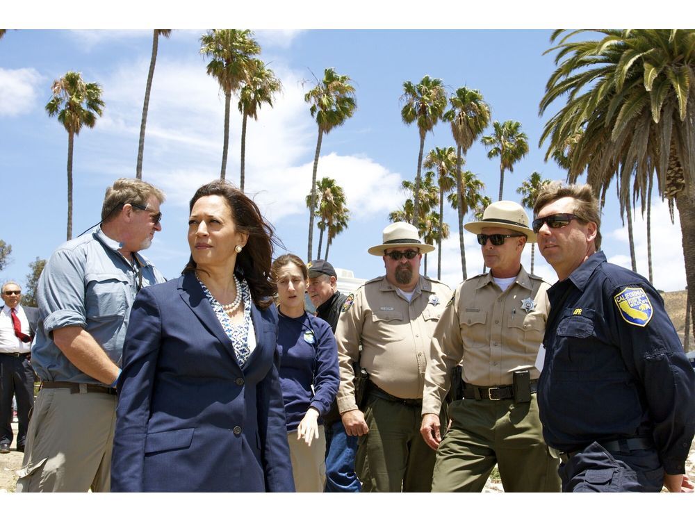 Kamala Harris tours the clean up efforts at the Refugio State Beach and surrounding area affected by an oil spill in June 2015. Source: HUM Images/Universal Images Group Editorial/Getty Images