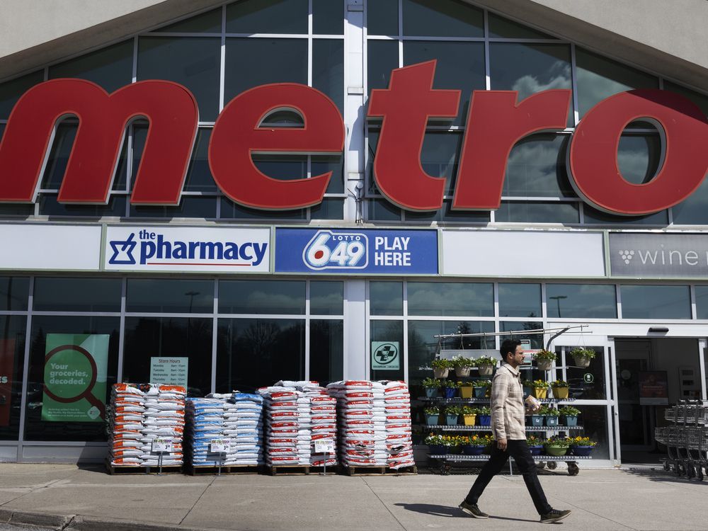 Metro reports lower earnings as consumers searched for more value