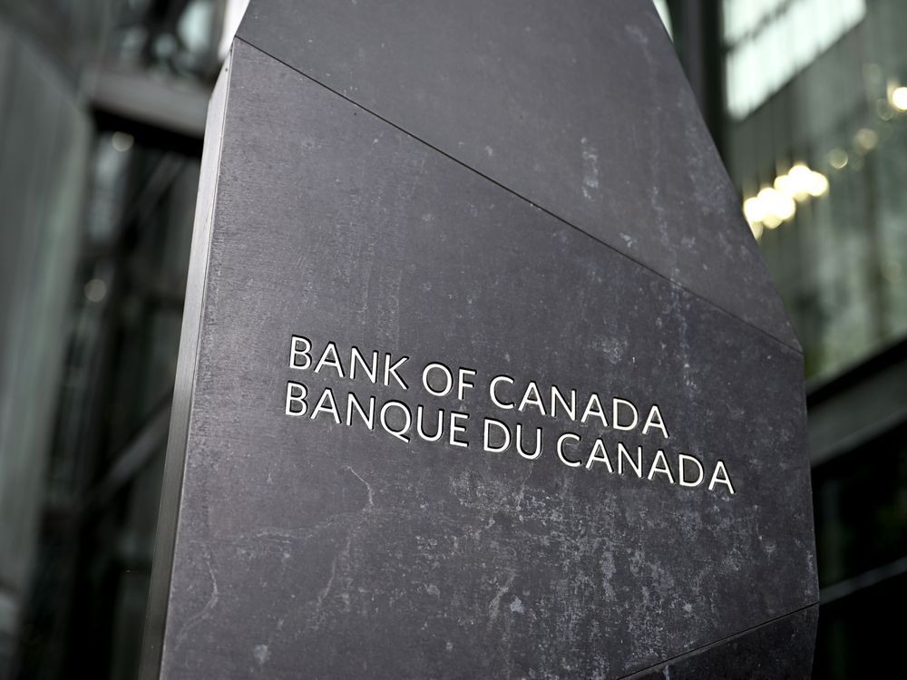 BoC sees growing risk that high rates may push inflation below 2%, summary suggests