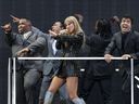 Taylor Swift tampil di Stadion Wembley sebagai bagian dari tur ERAS -nya pada 21 Juni 2024 di London.