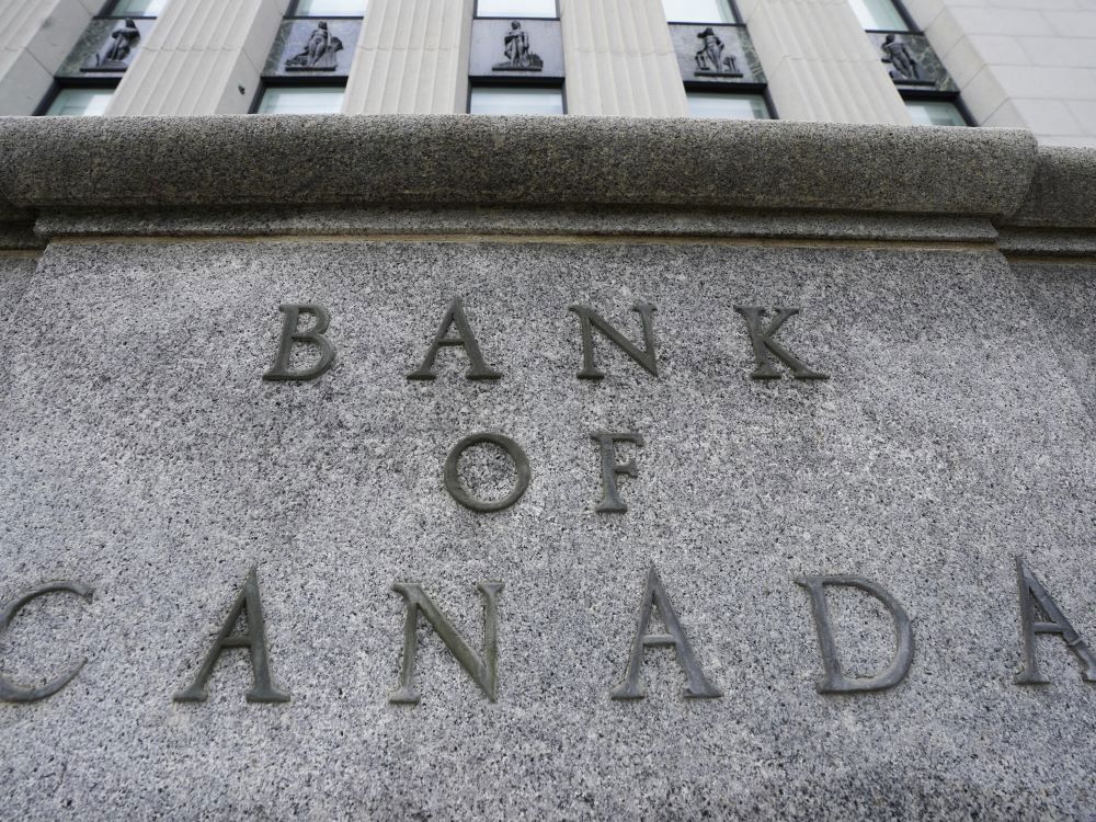 Bank of Canada survey shows business, consumer sentiment remains low