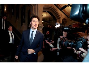 Justin Trudeau, perdana menteri Kanada, berbicara kepada awak media pada pertemuan nasional kaukus Partai Liberal di Parliament Hill di Ottawa, Ontario, Kanada, pada Rabu, 8 Januari 2025. Pada hari Senin, Trudeau mengumumkan pengunduran dirinya - yang terbaru di serangkaian petahana di seluruh dunia yang tersingkir atau disingkirkan ketika negara mereka bergulat dengan dampak inflasi.