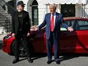 Trump pada hari Rabu bersikeras bahwa tidak ada konflik kepentingan terlepas dari peran utama kepala eksekutif Tesla dalam administrasi.