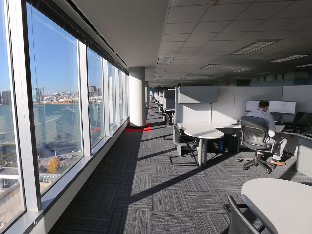 Canada's downtown office vacancy falls for first time since 2020