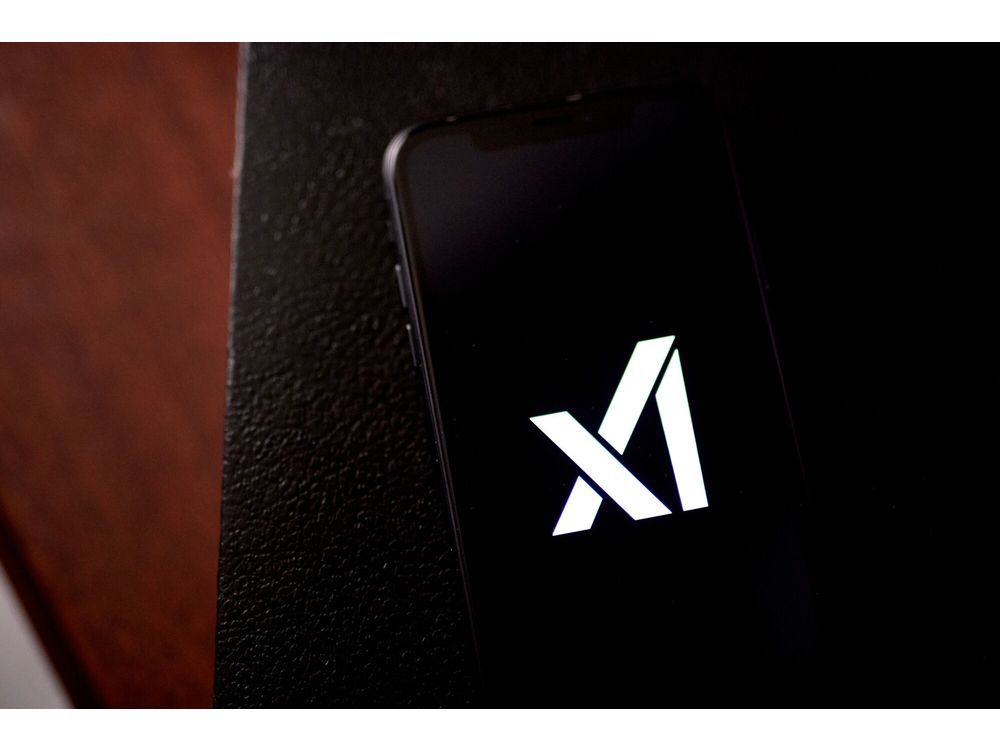 Logo XAI pada smartphone yang diatur di New York, AS, pada hari Kamis, 7 Desember 2023. Elon Musks Perusahaan Kecerdasan Buatan Xai berusaha mengumpulkan $ 1 miliar dalam pendanaan dari investor ekuitas, menurut pengajuan baru. Fotografer: Gabby Jones/Bloomberg