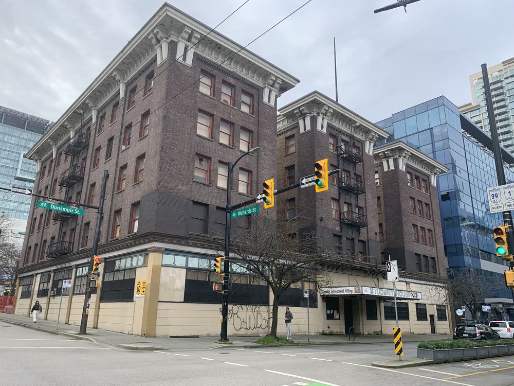 https://smartcdn.gprod.postmedia.digital/financialpost/wp-content/uploads/2025/06/0613-mg-vancouver-property.jpeg
