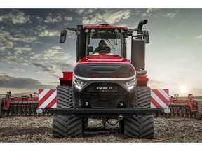 Case IH Quadtrac 715 Twin Red Dot Award Win