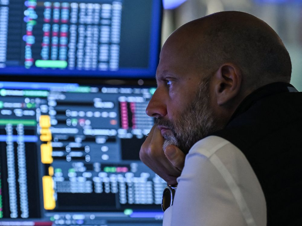 S&P 500 signals U.S. Stock momentum is waning