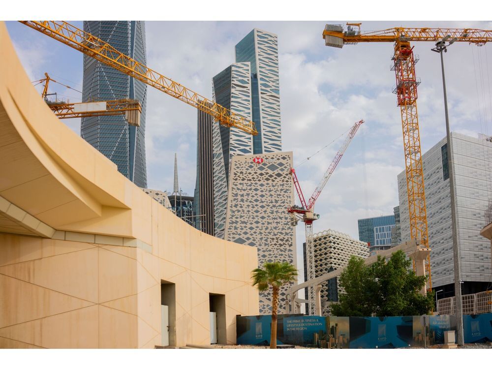 Saudi Economy Expands 3.9% on Strong Non-Oil Momentum