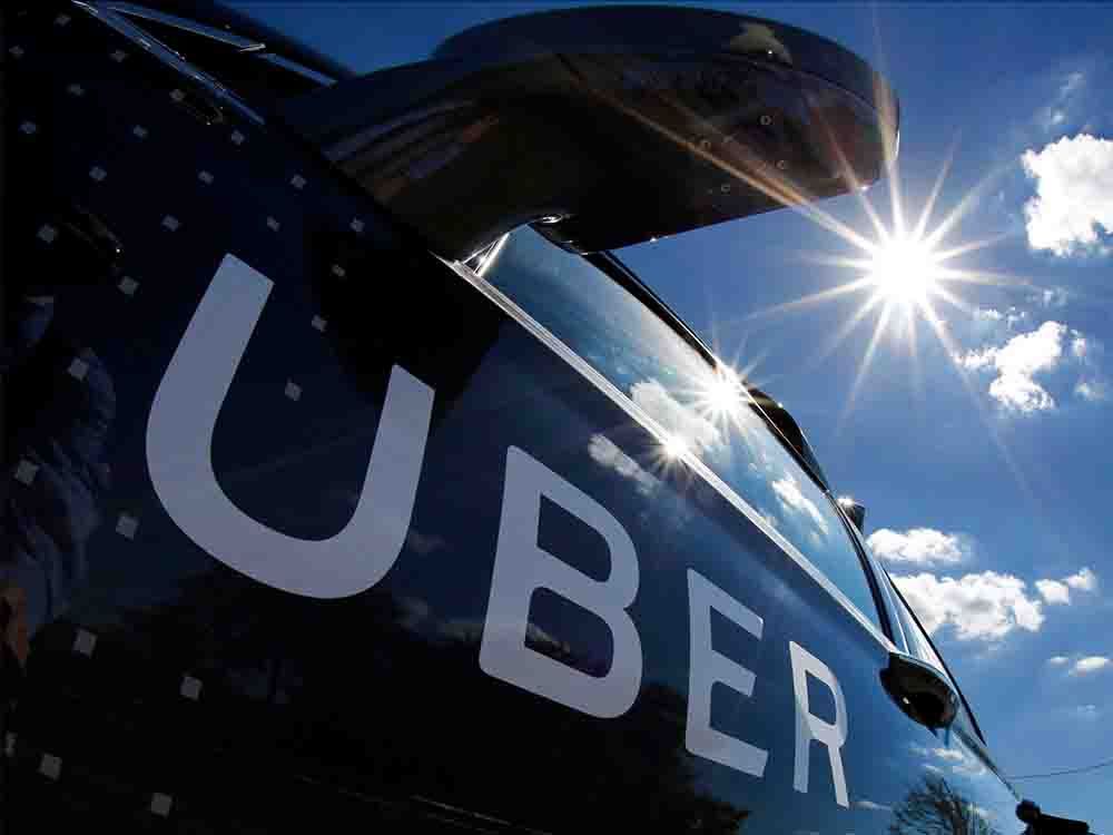 Canadian Uber drivers join union, seeking first collective deal