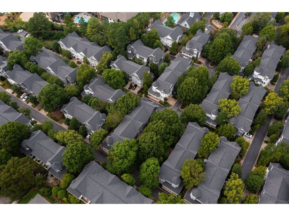 Banks, Direct Lenders Eye $2 Billion Refinancing for Leaf Home