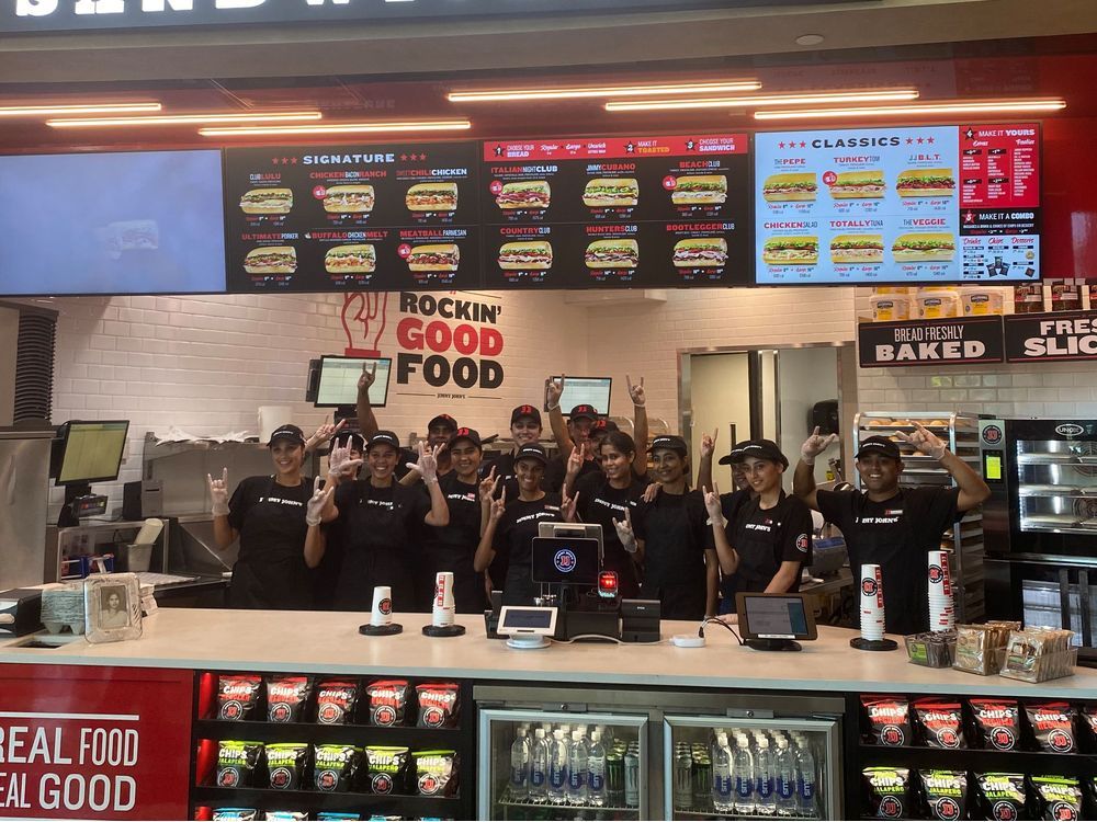 Jimmy John&rsquo;s team members celebrate the opening of a first location for the banner at Fallsview Casino in Niagara, Ontario. The second location in Canada, Jimmy John&rsquo;s expects to open up to 12 new locations by year end. Photo: Foodtastic.