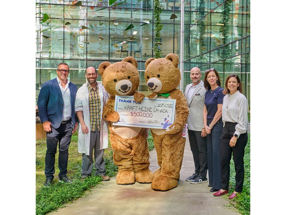 Kraft Heinz Canada joined CHU Sainte-Justine Foundation to mark Kraft Peanut Butter's $500,000 commitment to advancing early allergy care. Left to right: Simon Laroche, Kraft Heinz Canada; Dr. Philippe Bégin, CHU Sainte-Justine; Vincent Nadeau, Kraft Heinz Canada; Sonia Veillette, CHU Sainte-Justine Foundation; Sandra Chabot, CHU Sainte-Justine Foundation.