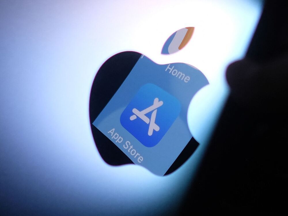 https://smartcdn.gprod.postmedia.digital/financialpost/wp-content/uploads/2025/10/1022-mg-apple.jpg