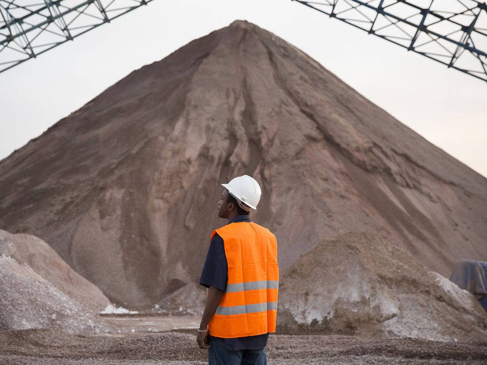 Barrick’s seized Mali gold mine restarts under state management