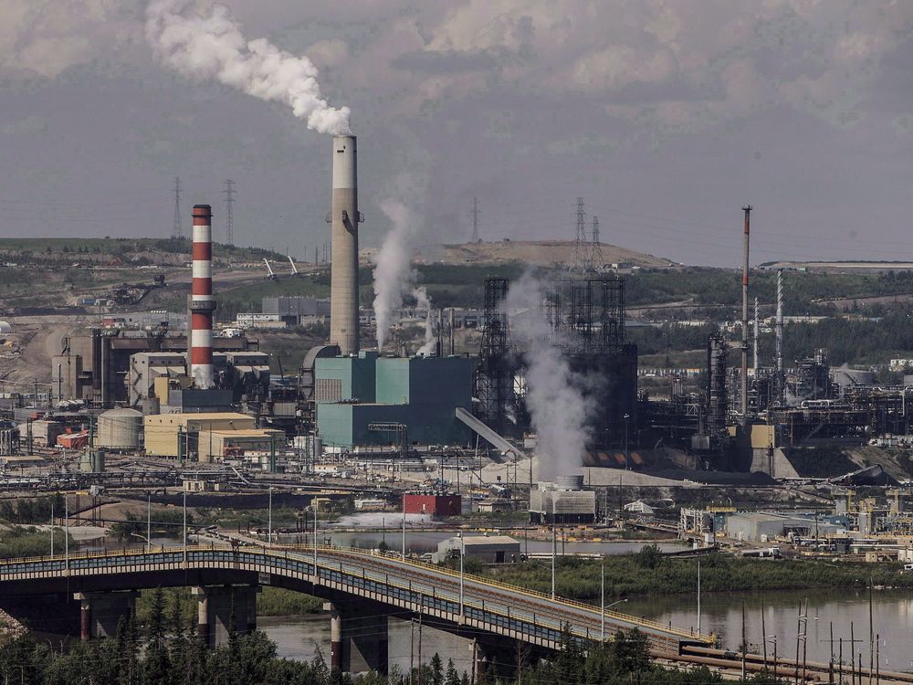 U.S. oil companies, energy investors 'looking at Canada again' amid flurry of deals