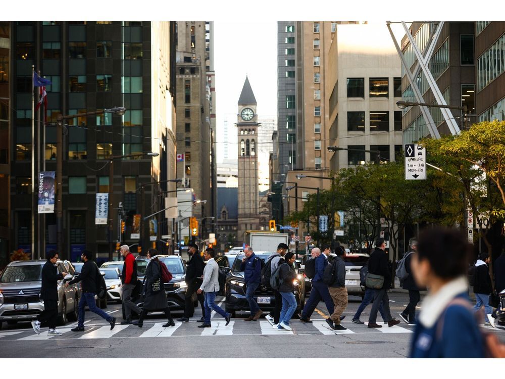 Canada’s Economy Rebounds Sharply on Military, Housing