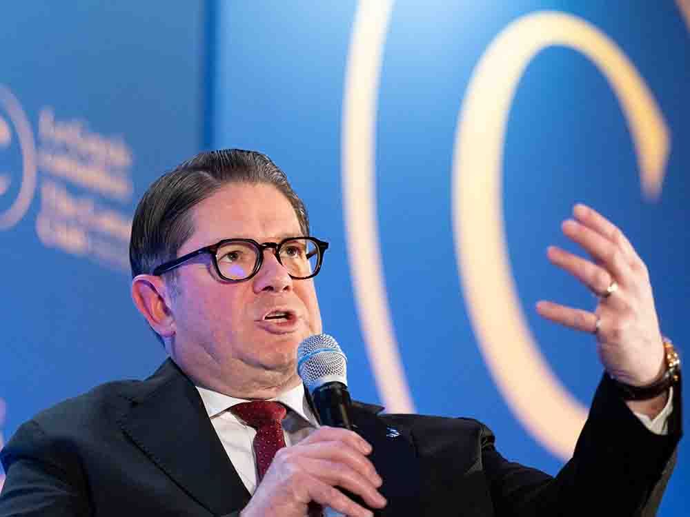  Bombardier CEO Eric Martel recently said that Bombardier aircraft are ideally suited for modifications to meet the most demanding missions because of their track record of reliability, range and ability to operate at high altitudes.