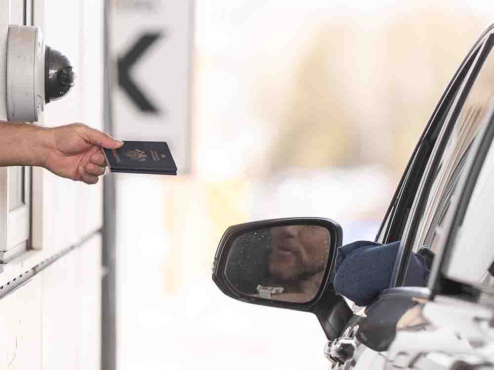 Canadian travel to the U.S. falls 31% in September as snowbird season creeps in