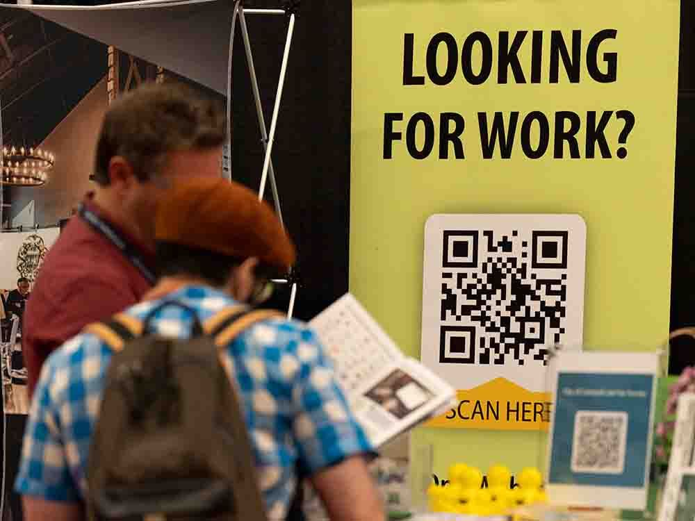 Posthaste: These jobs numbers cry out for more Bank of Canada rate cuts, economist says