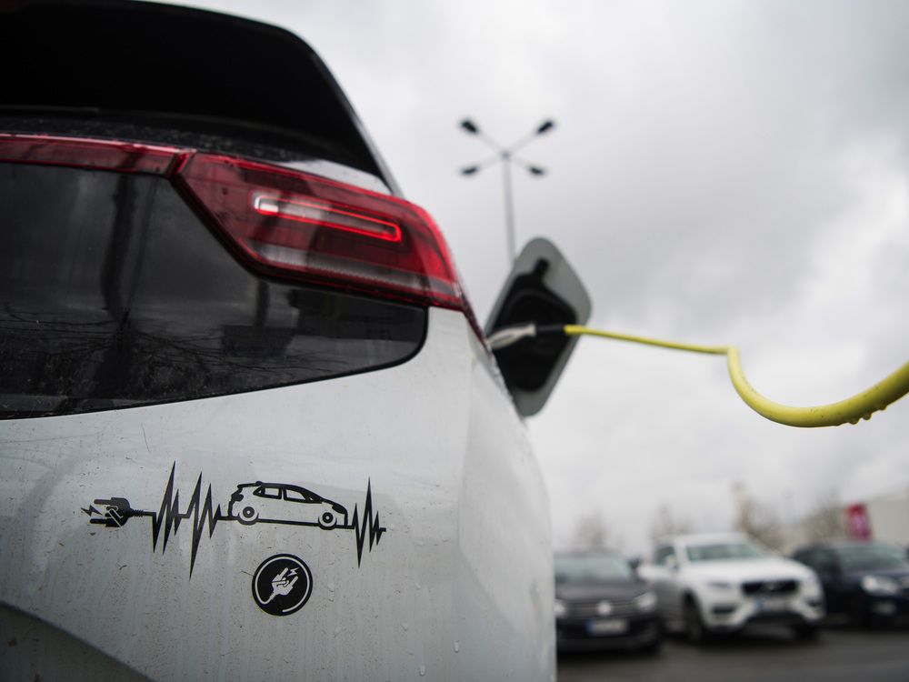 Image for article Ottawa urged to pause its EV sales mandate until auto sector emerges from turmoil