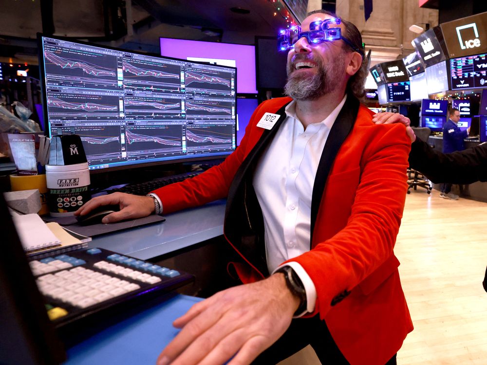 U.S. stocks slouch into year end with no sign of 'Santa Claus rally'