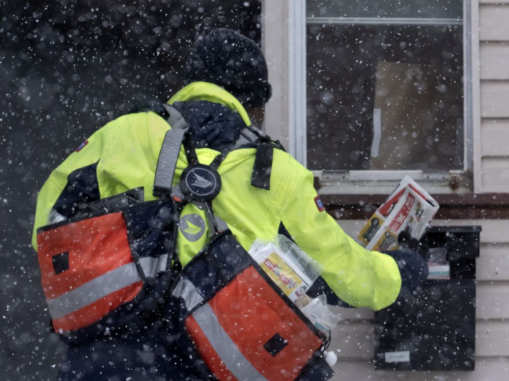 Canada Post, union reach tentative deal ahead of holidays