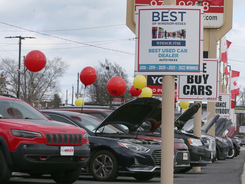 Economy has Canadians exploring cheaper cars as stock leans to luxury