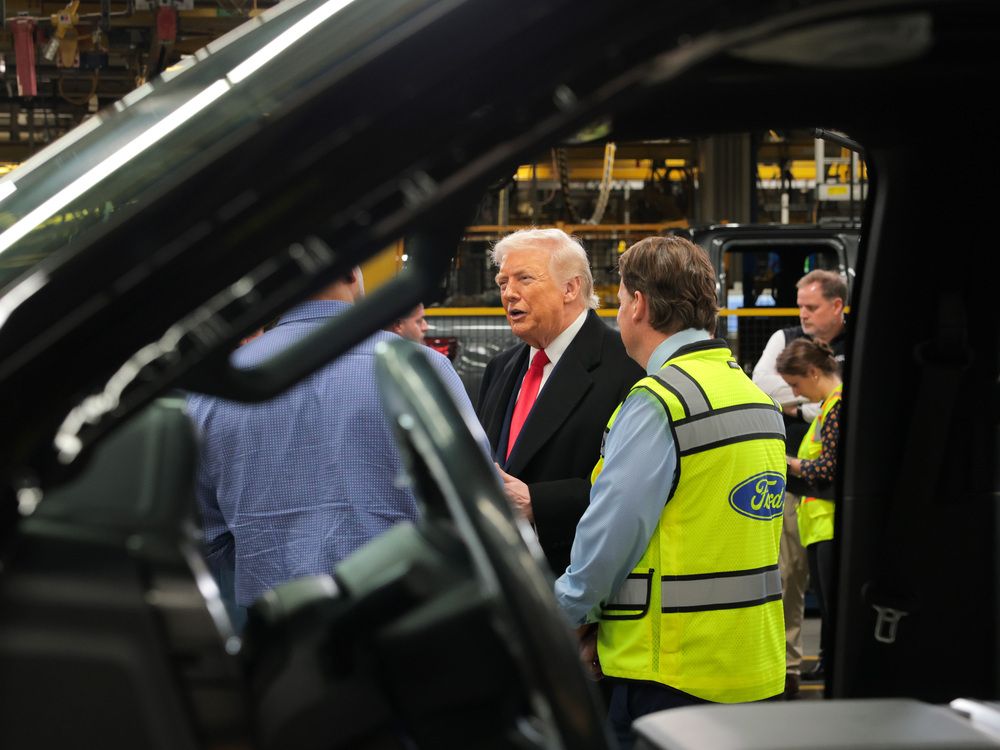 Ford worker who heckled Trump draws support of auto union