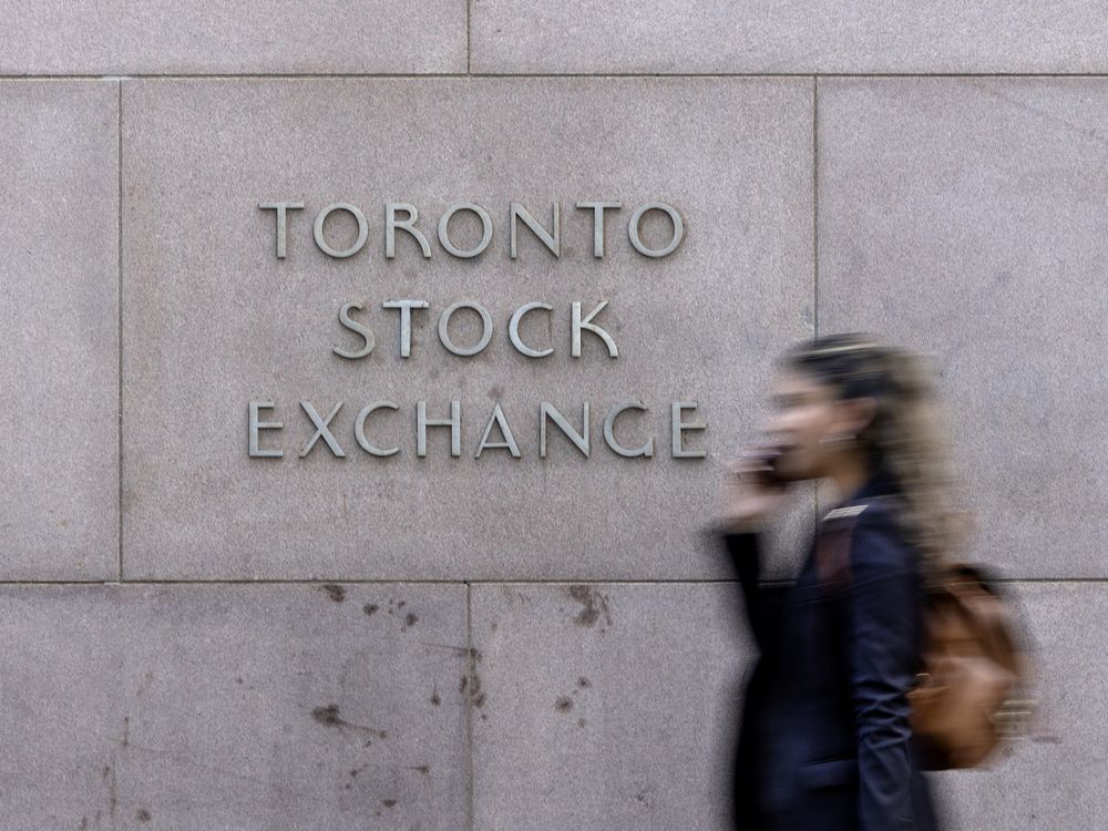 ‘Sell America’ trade seen giving Canadian stocks an edge in 2026