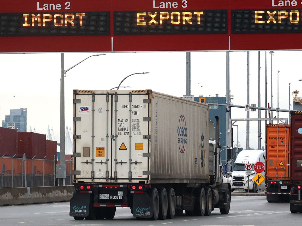 Canada's trade deficit widens on falling gold, auto shipments