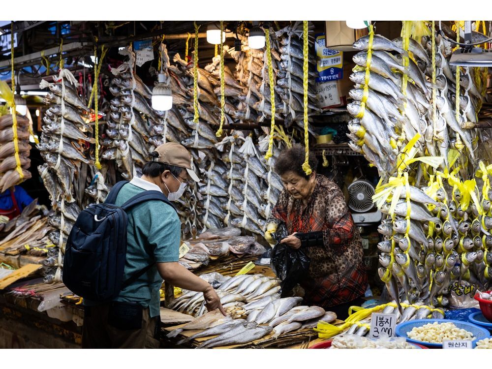 South Korean Economy Unexpectedly Shrinks on Broad Weakness