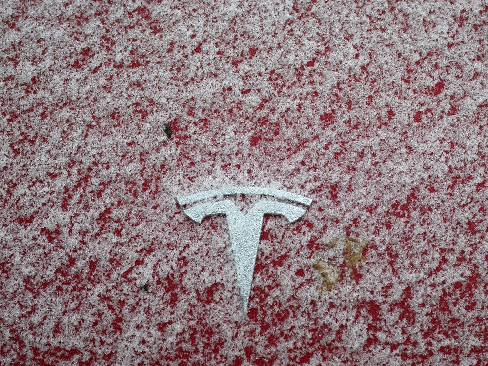 Tesla Inc. has been increasingly emphasizing AI, driverless technology and humanoid robots as its traditional business of selling automobiles has struggled.