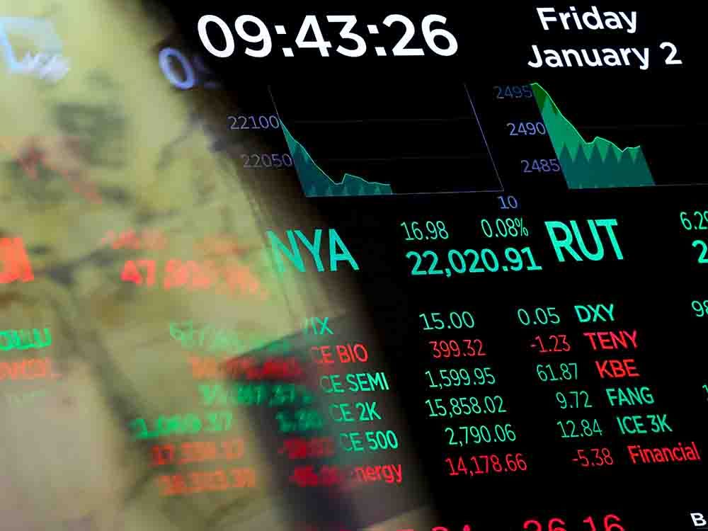 U.S. stocks fade on concern about 'expensive' S&P 500 metrics