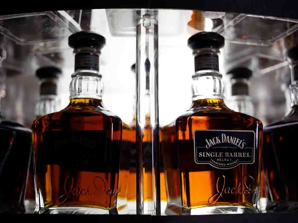 Canadians fiercely back ban on U.S. booze as Trump administration balks, distillers suffer