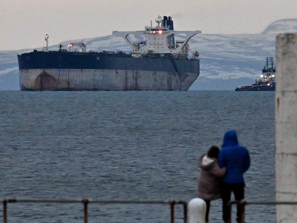 Oil rises to highest since August on Iran conflict concerns