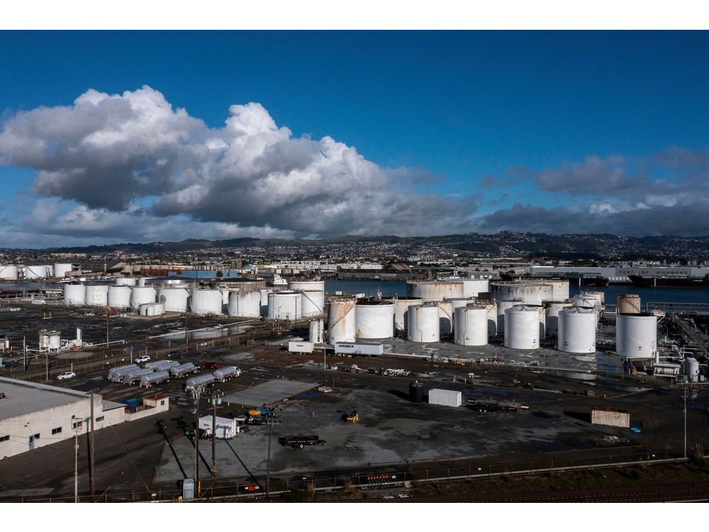 Oil Gains as Traders Take Stock of Iran Tensions and Inventories