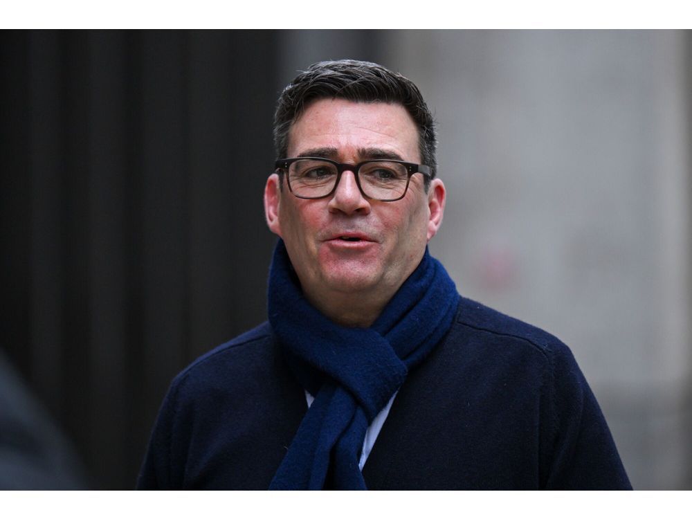 Starmer Rival Burnham Says His Gilt Market Comments Were Misunderstood