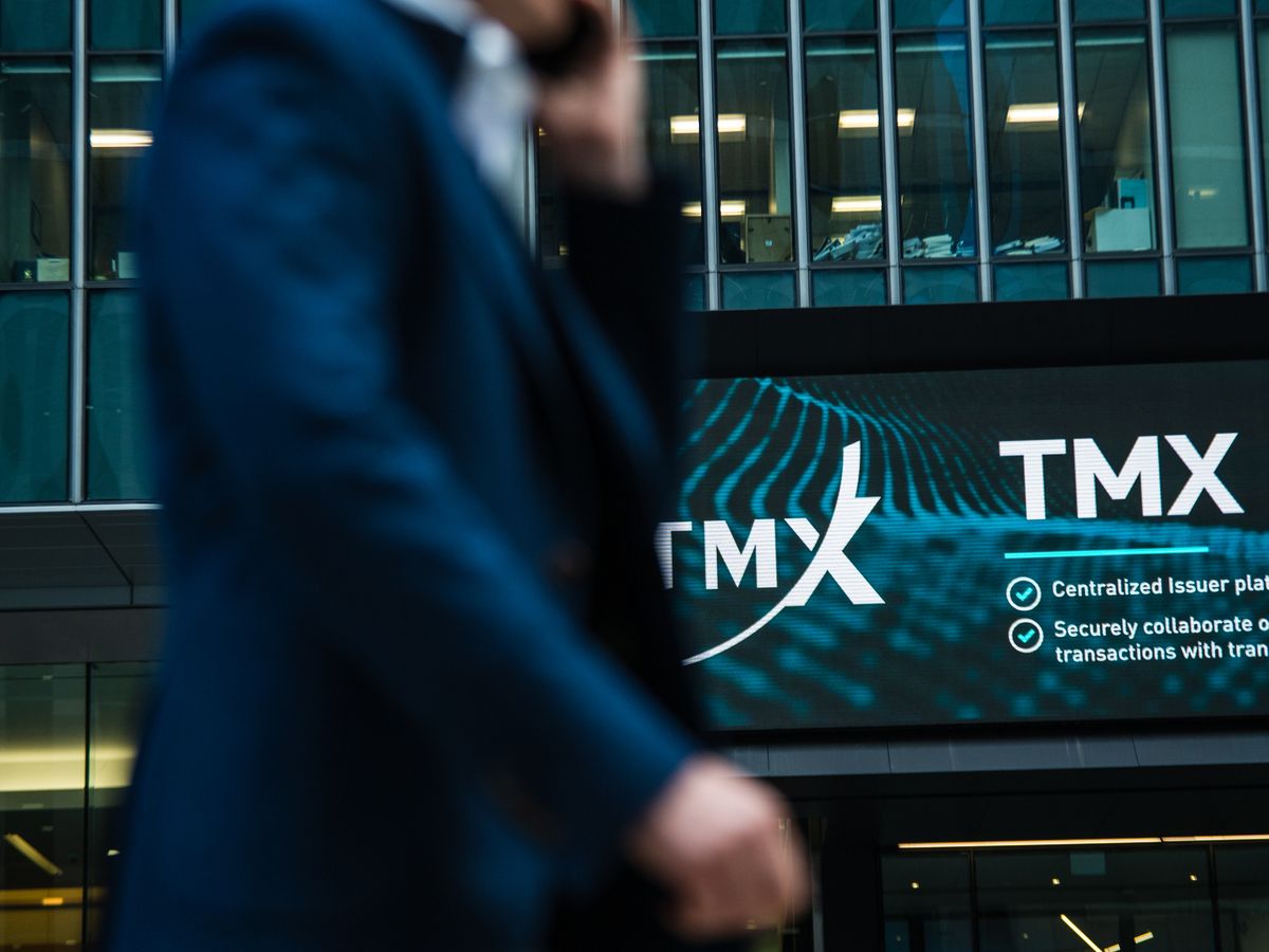 Canadian tech stocks set for worst quarter since 2022 on AI, war