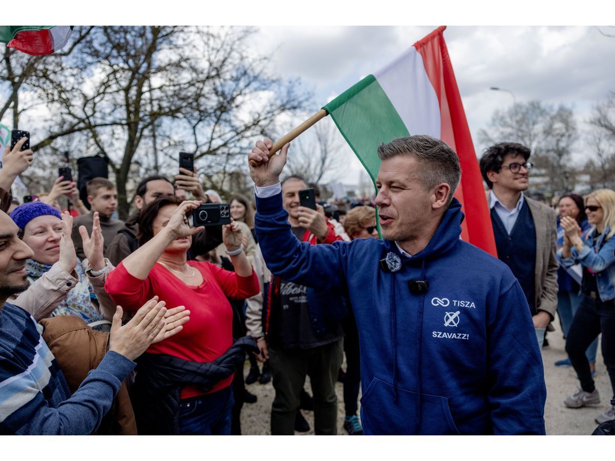 Orban’s Election Campaign Turns to Russia for Help in Final Stretch