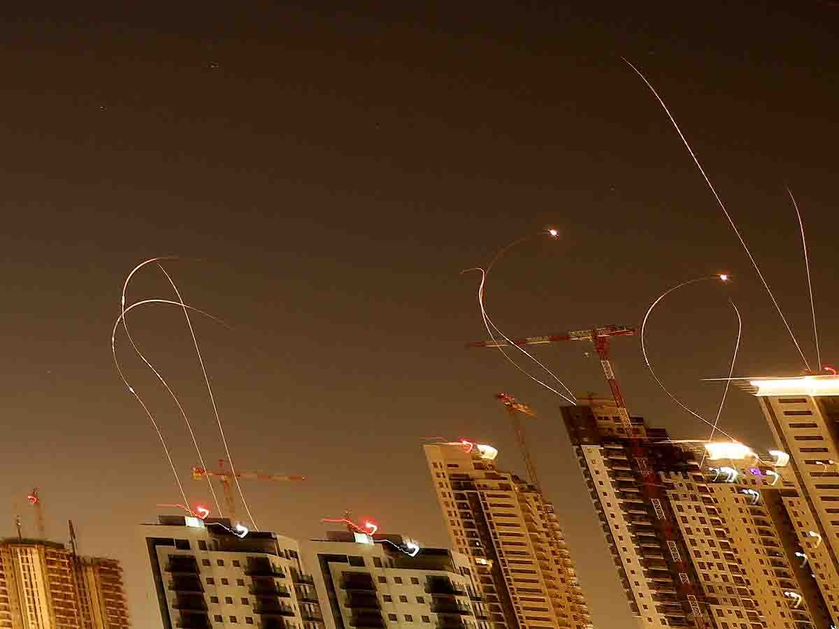 Iran rocket trails