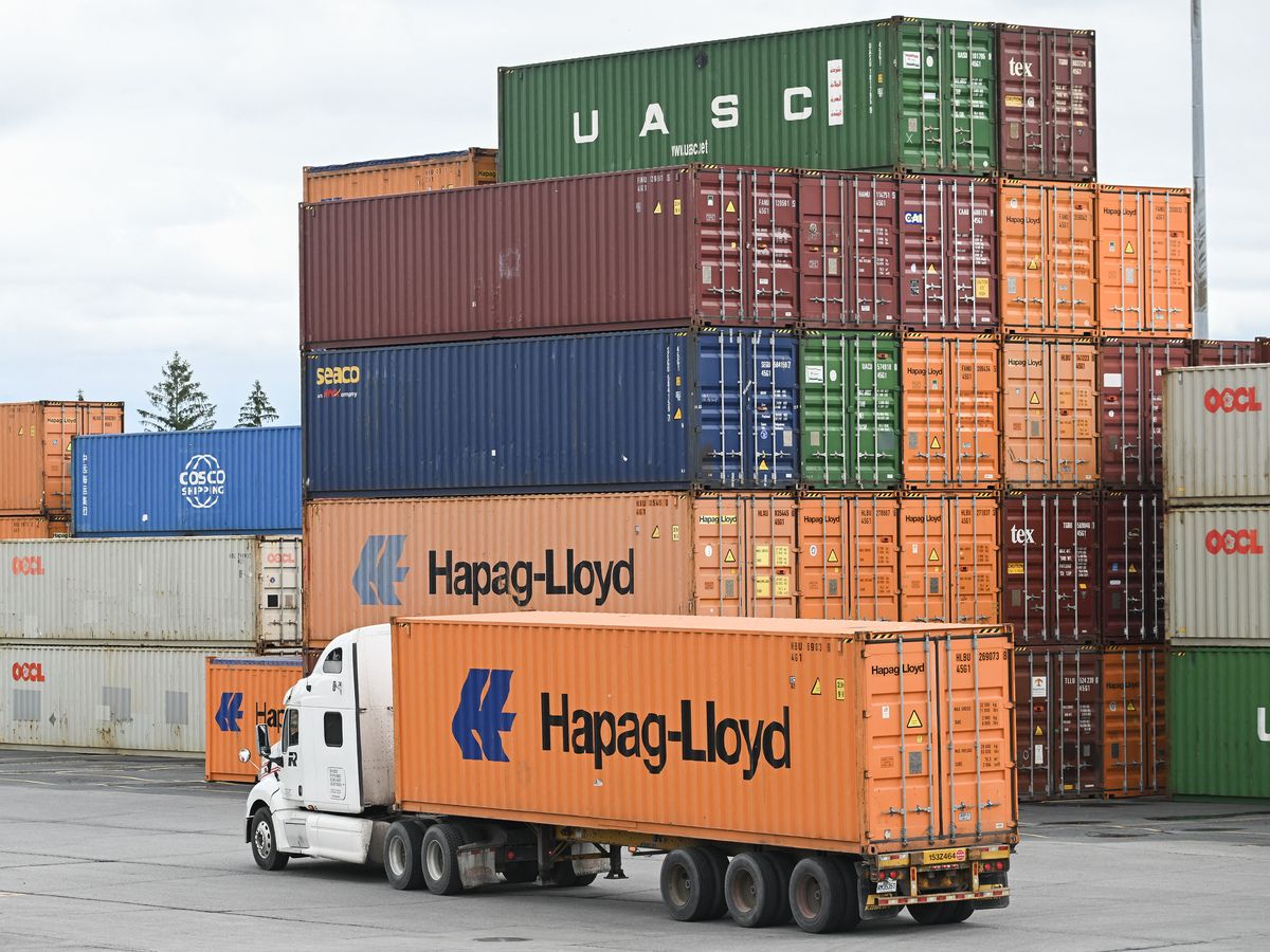 Canada trade deficit widens as gold drives record imports