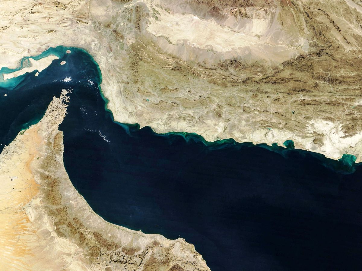 Ship testing Hormuz blockade appears to transit then U-turn