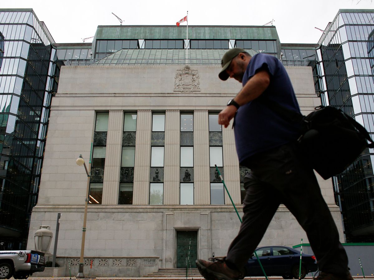 Bank of Canada could be looking at rate cuts if it weren't for Iran, says economist