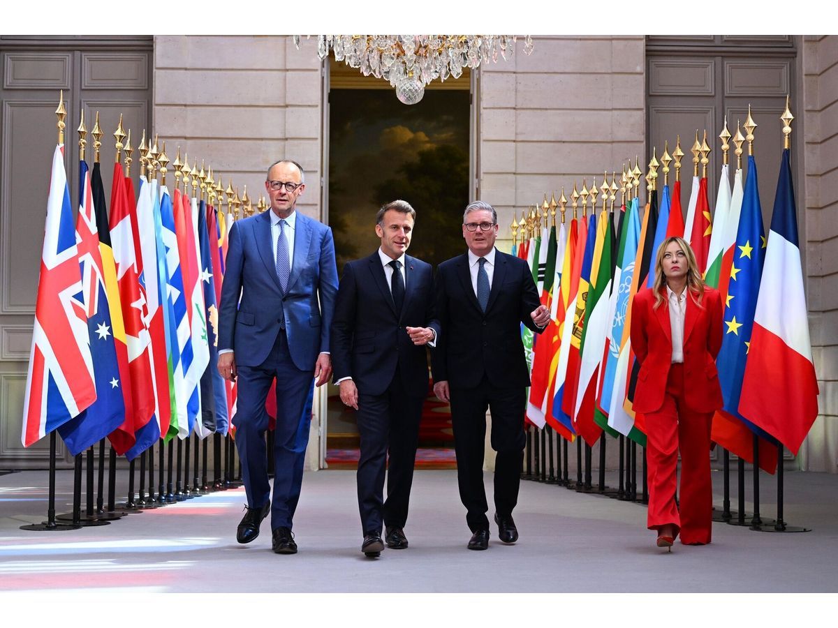 European Leaders Offer Military Help to Secure Strait of Hormuz